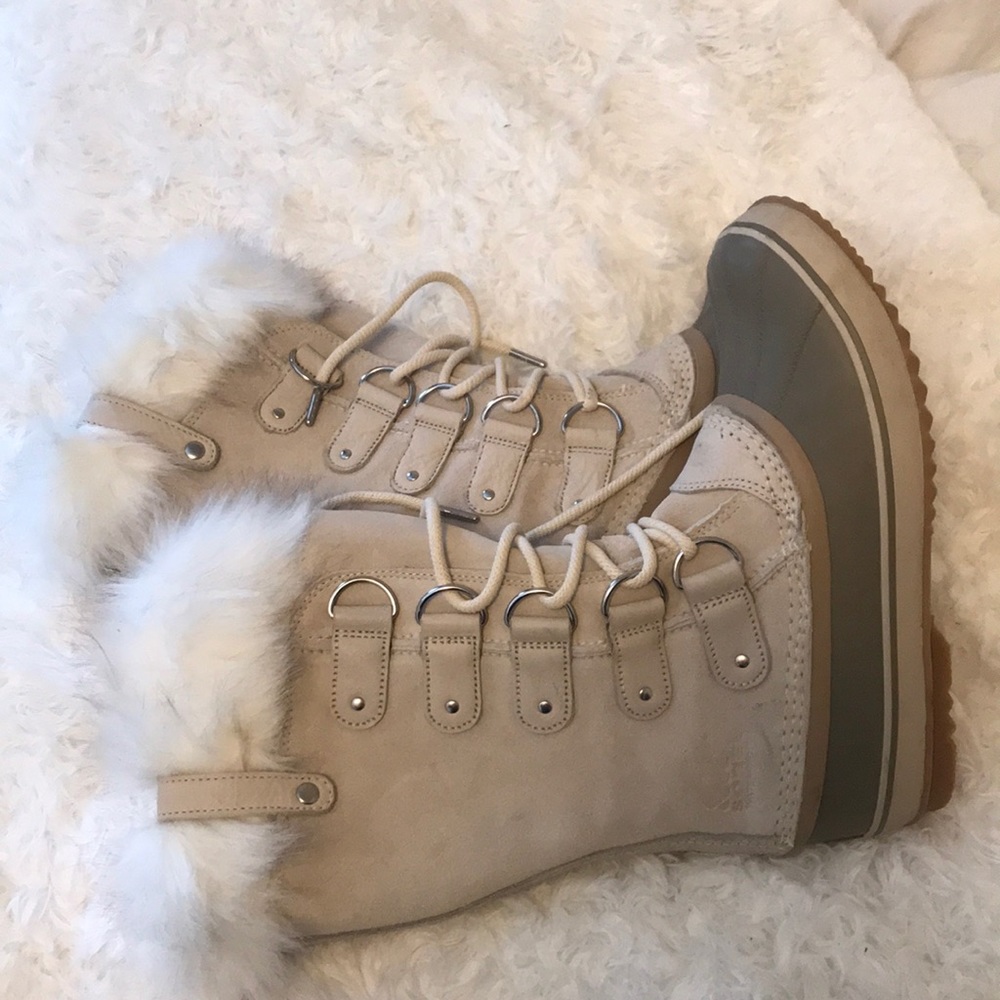 SOREL WATERPROOF WINTER BOOTS